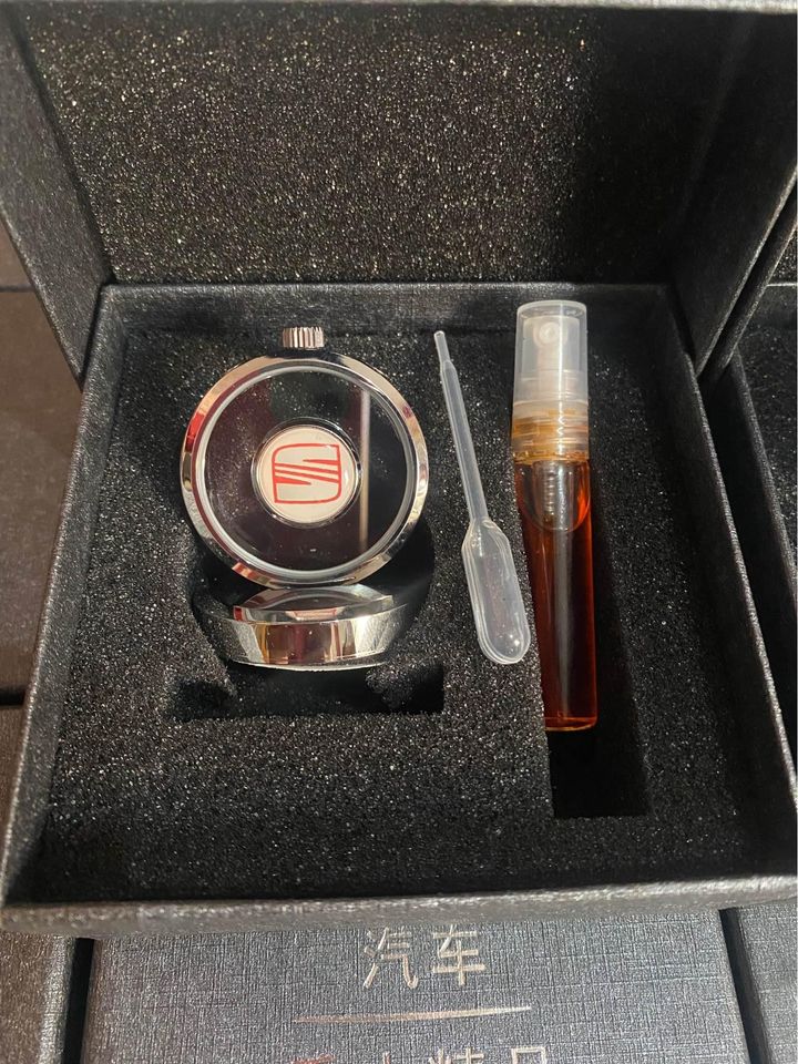 اتحف سيارتك معا العطر الماسي الانيق 😍✅السعر 290 الف فقط