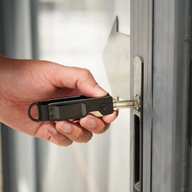 بدل الستيل تاعك مع منظم المفاتيح الأكثر مبيعاً  في (2026) بي 1900د.ج فقط
