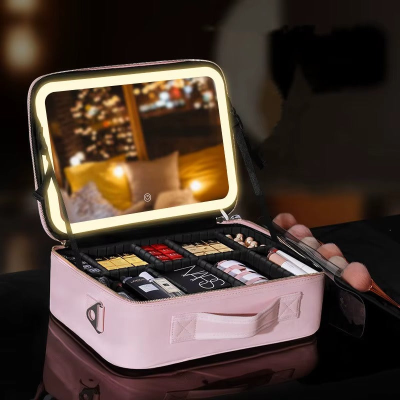" La Mallette de Luxe – حقيبة تنظيم المكياج الفاخرة بلمسة ضوئية ذكية"